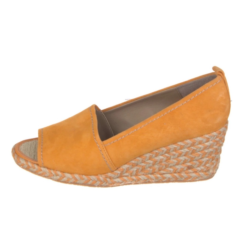 DONALD PLINER
Suede Colorblock Pattern Sandals
Size: 10